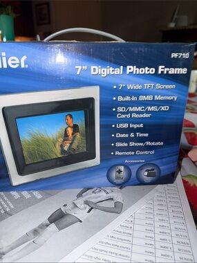 7" Digital Photo Frame - NWT